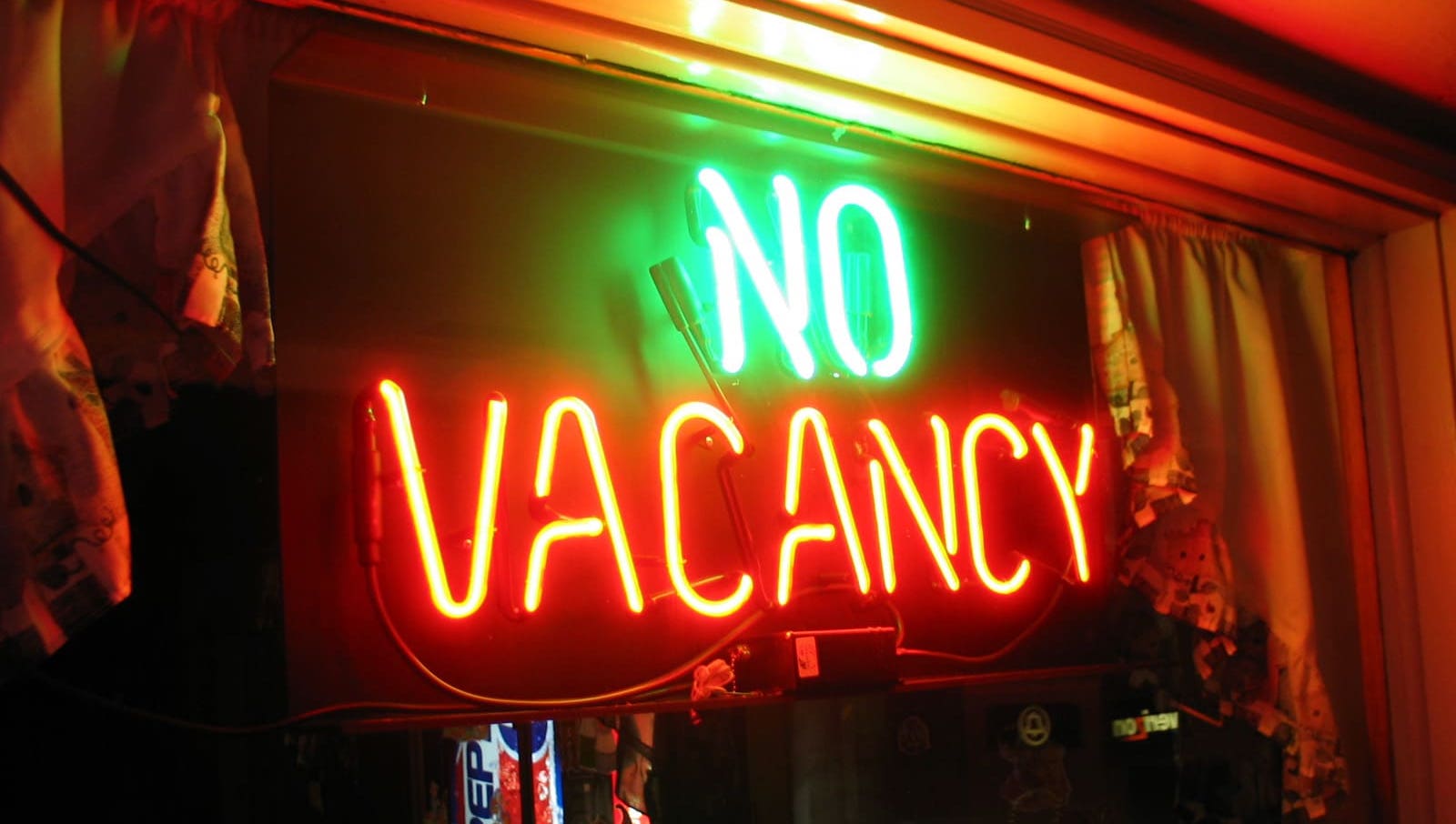 No rental Vacancies sign
